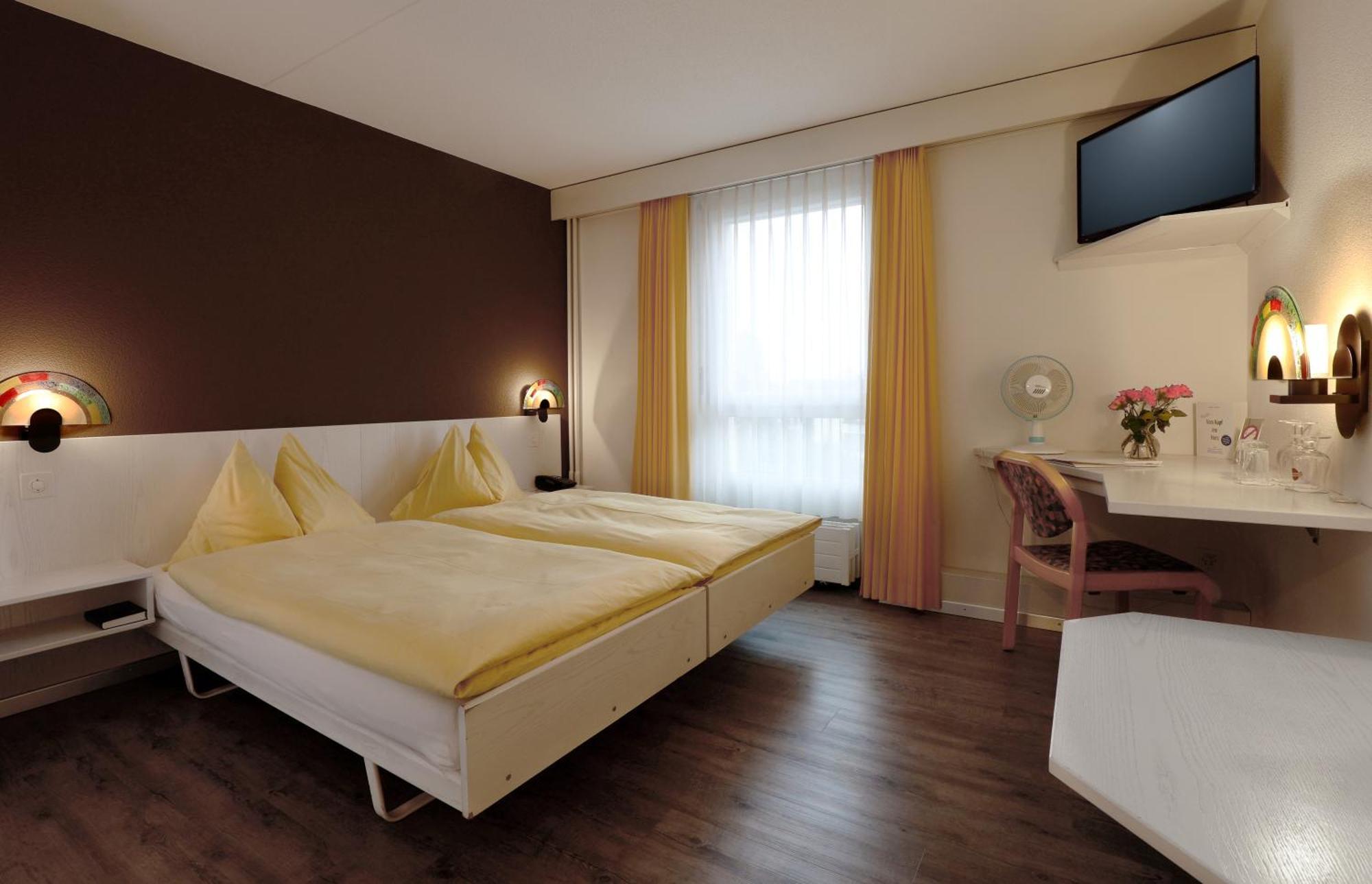 Hotel Thurgauerhof Self-Check-In Вайнфельден Экстерьер фото