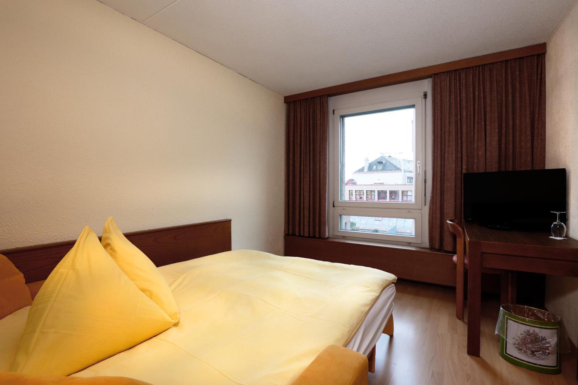 Hotel Thurgauerhof Self-Check-In Вайнфельден Экстерьер фото