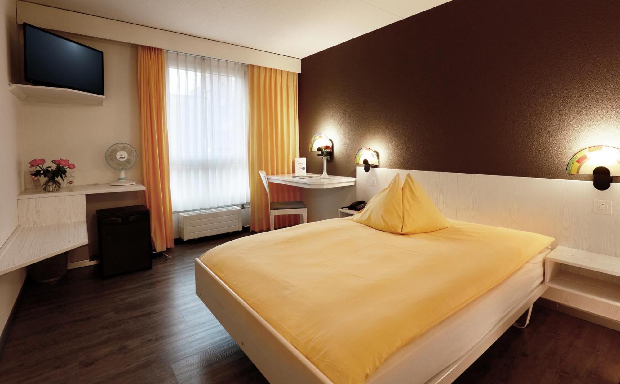 Hotel Thurgauerhof Self-Check-In Вайнфельден Экстерьер фото