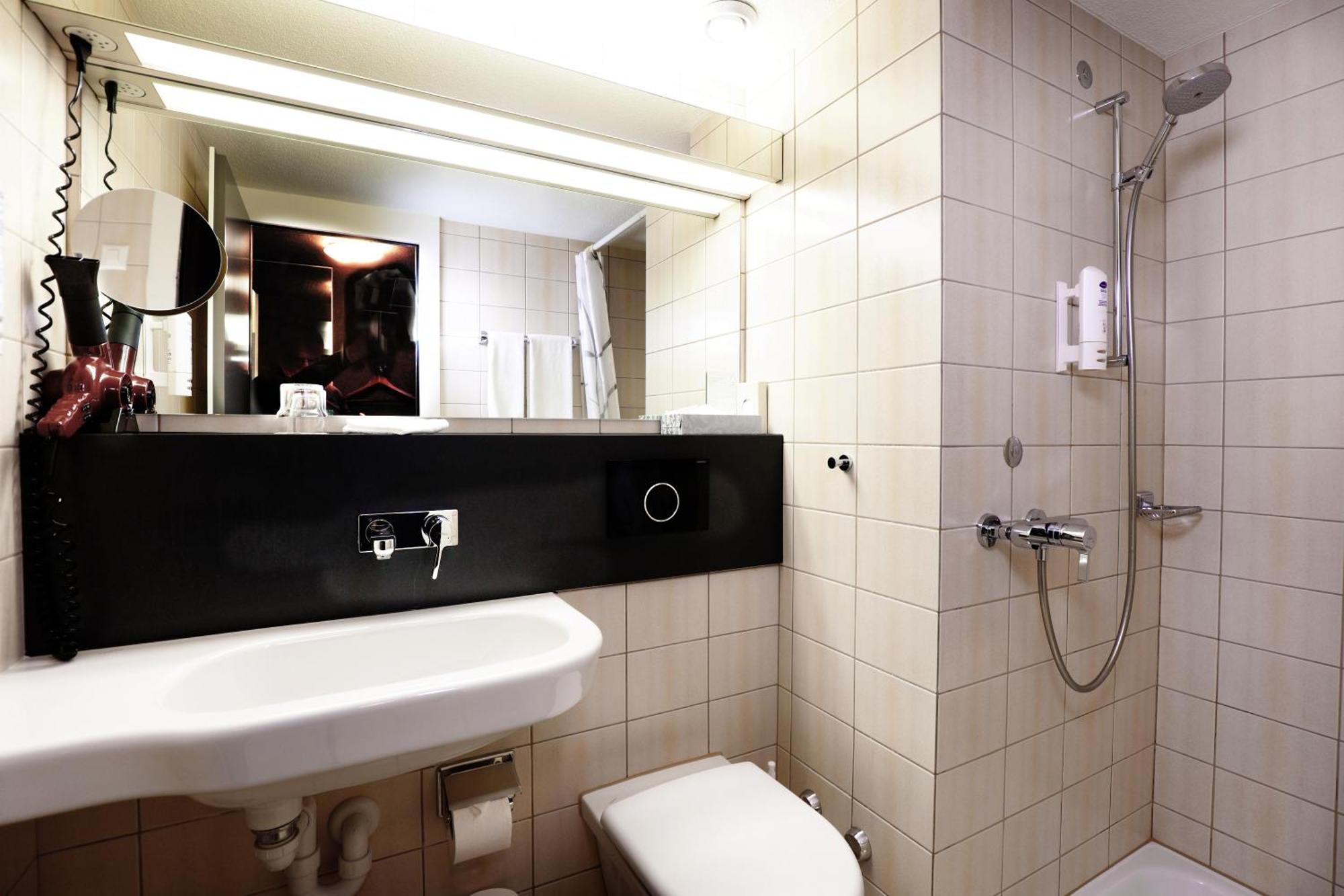 Hotel Thurgauerhof Self-Check-In Вайнфельден Экстерьер фото